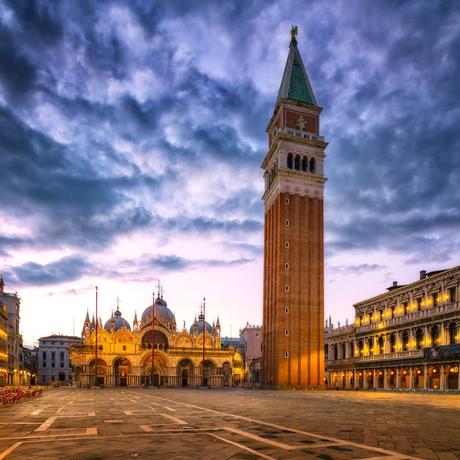 St-Marks-Square-basilica-campanile-Venice-Italy-bl
