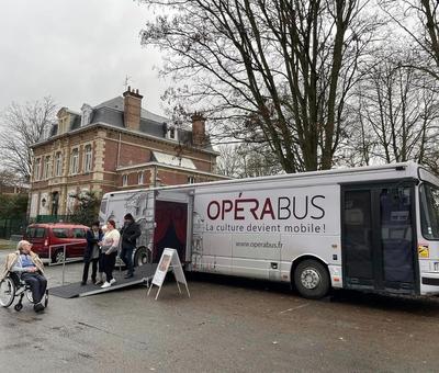 Tournée solidaire opérabus noël 2023