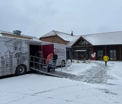 Tournée solidaire opérabus noël 2023